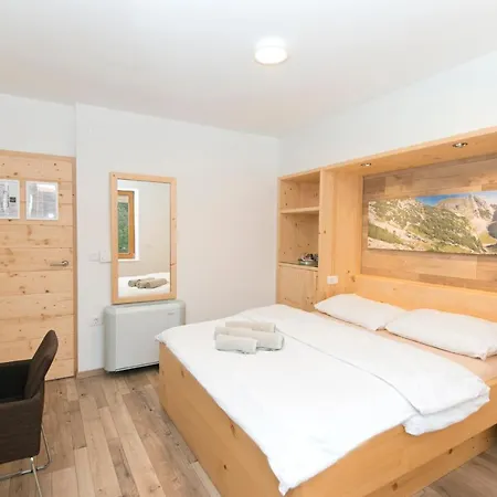 Guest house Alpina Bled