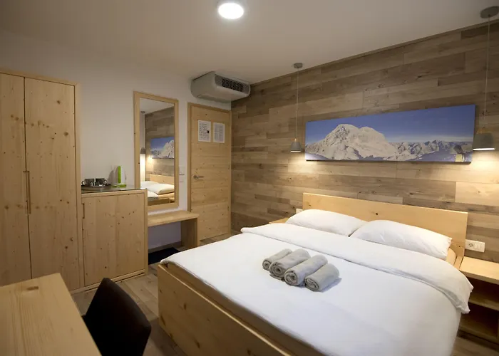 Gostinjska kuća Alpina 3*