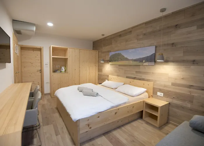 ゲストハウス Alpina